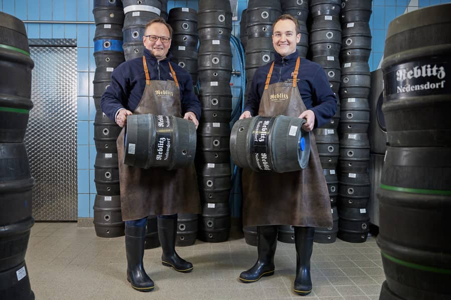 In siebter & achter Generation brauen die Weihenstephaner Diplombraumeister Reinhold & Thomas Reblitz Traditions- und Kreativ-Biere mit individuellem Geschmack.