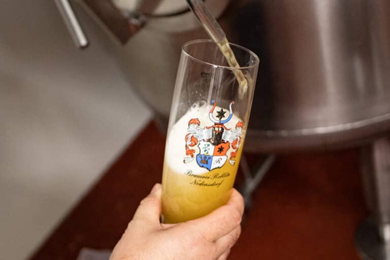Heute werden ca. 450 Hektoliter Bier im „kleinen Brauhaus in Nedensdorf“ gebraut. Alle Biere sind ausschließlich im eigenen Brauereigasthof im Ausschank und werden nicht im industriellen Maßstab in handelsübliche Flaschen gefüllt.