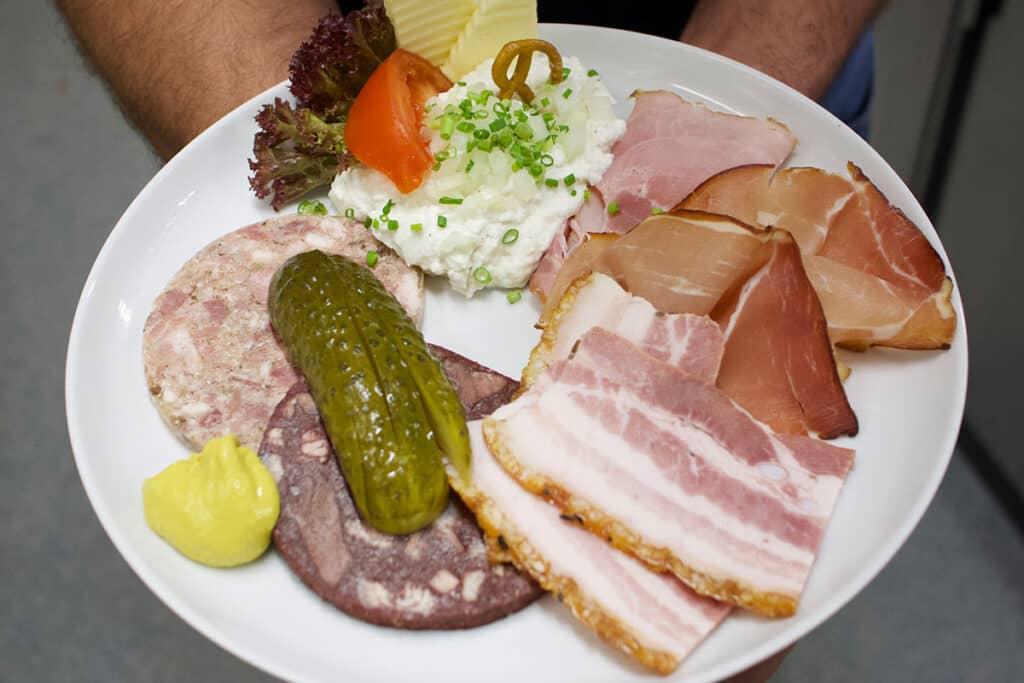 Eine Hausmacher-Brotzeit darf in der fränkischen Küche nicht fehlen!