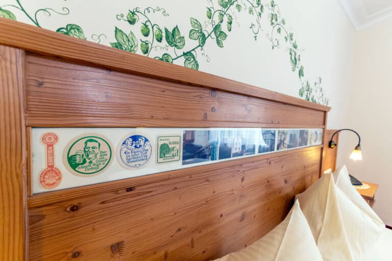 Die beiden Komfortzimmer im Brauereigasthof Reblitz bieten fränkisch-bieriges Ambiente und glänzen durch ihre Detailverliebtheit.